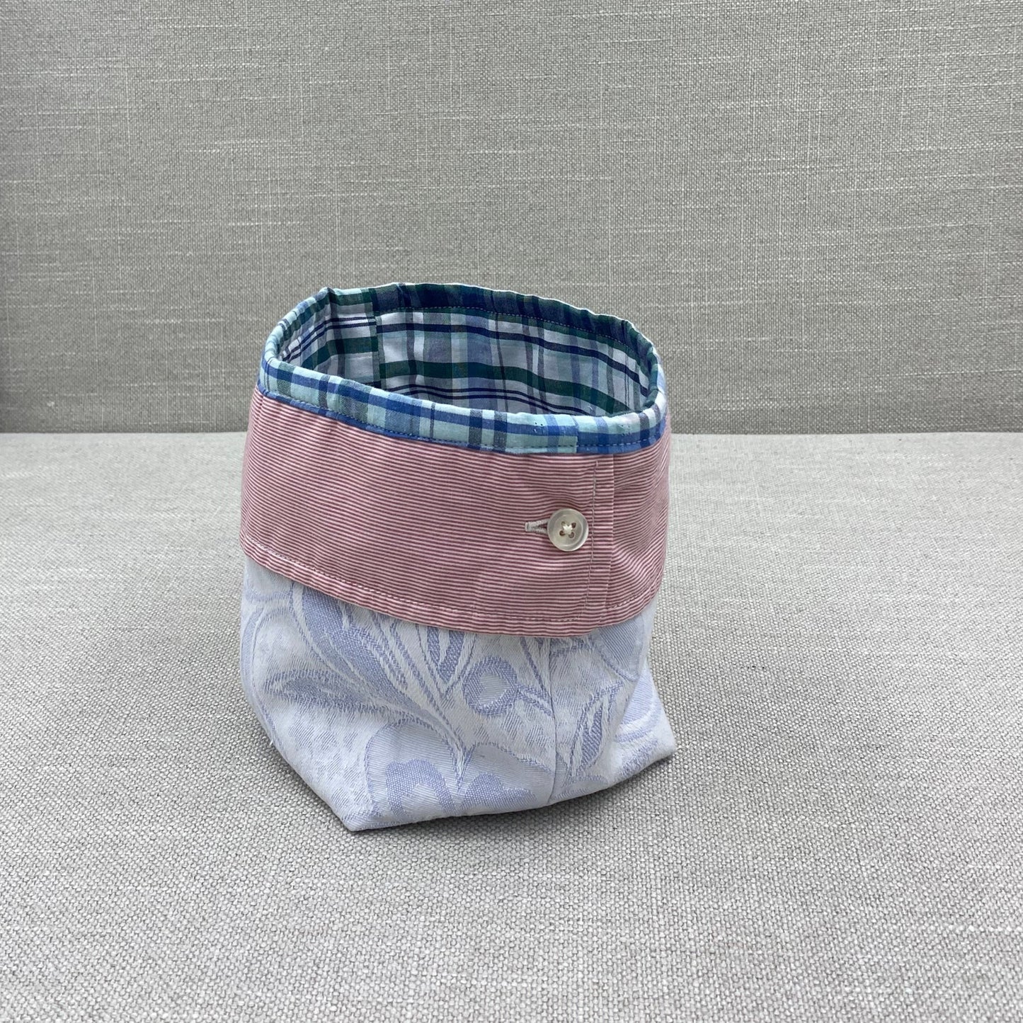 Storage bag - Grey leaf on white with red stripe cuffs - medium