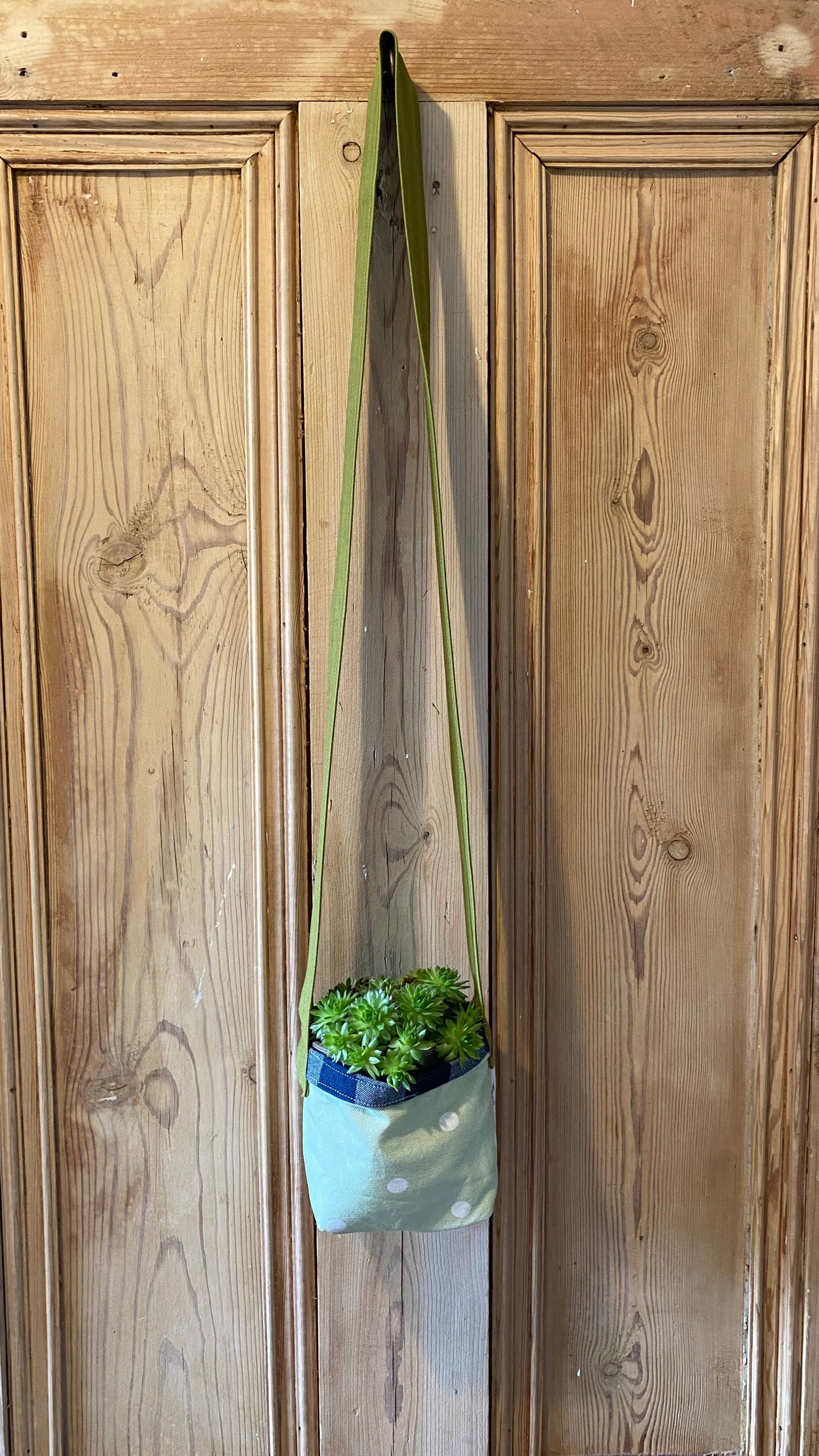 Hanging storage bag - White spots on green with blue check