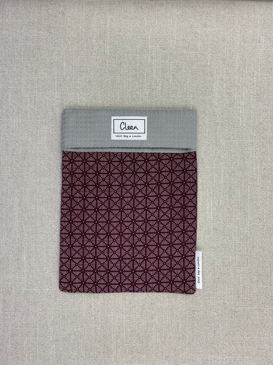 Maroon diamonds with grey waffle top - medium