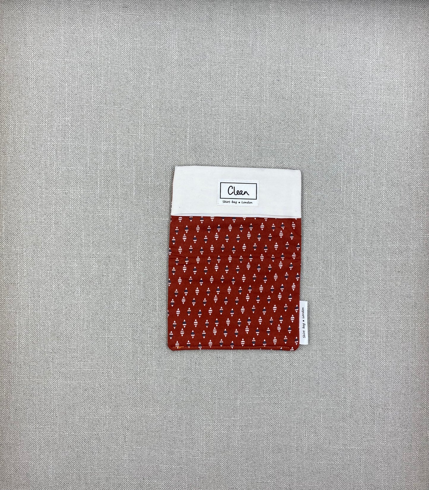 White diamonds on terracotta with cream top - small