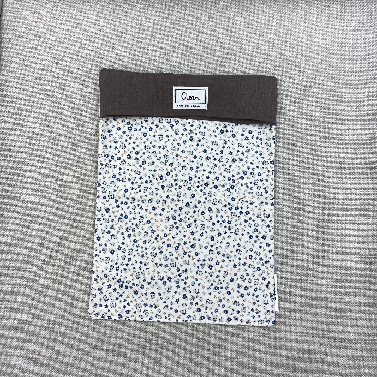 Blue & grey flowers on white with brown top - X large