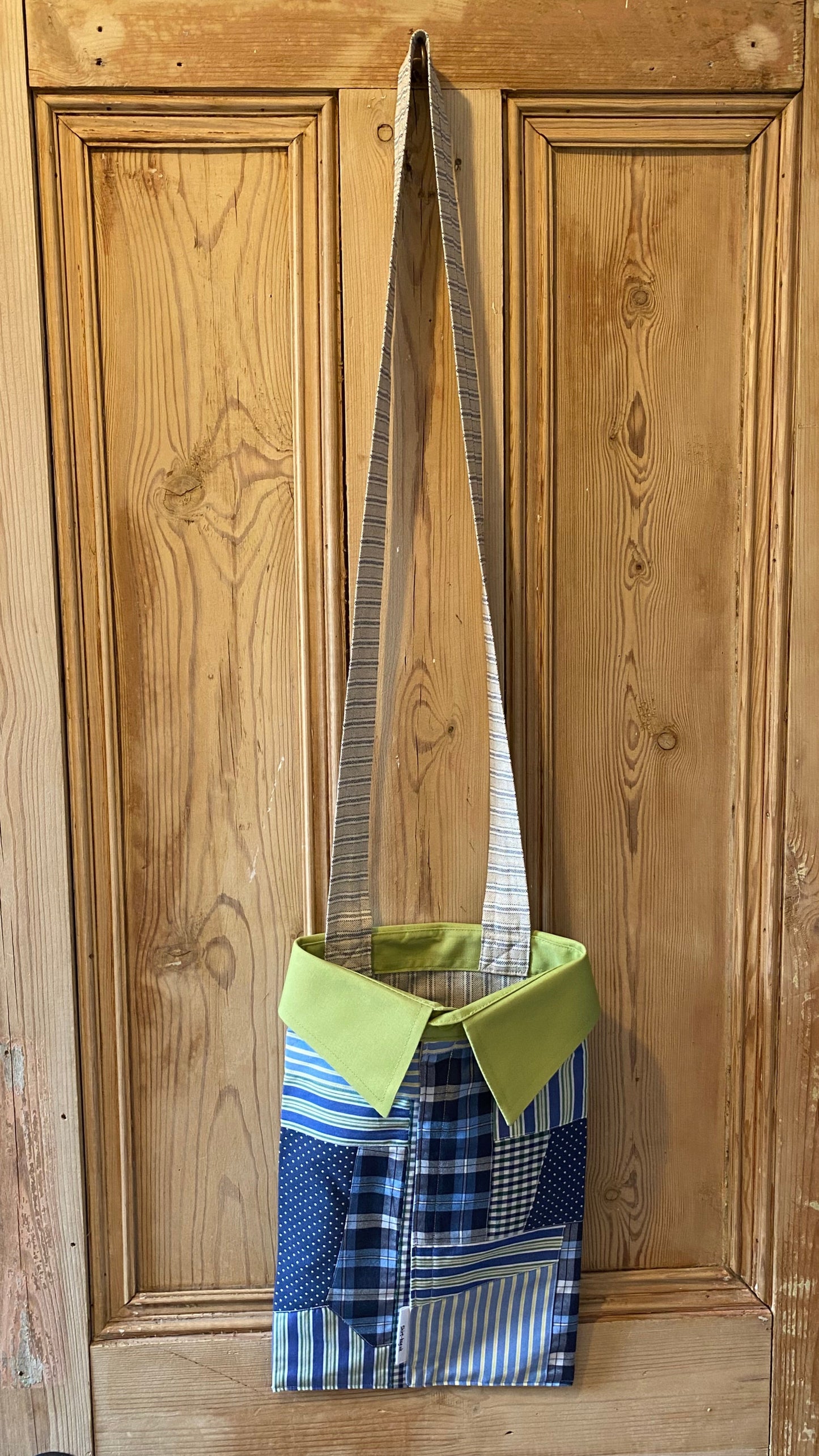 Peg bag - Blue & white with green collar