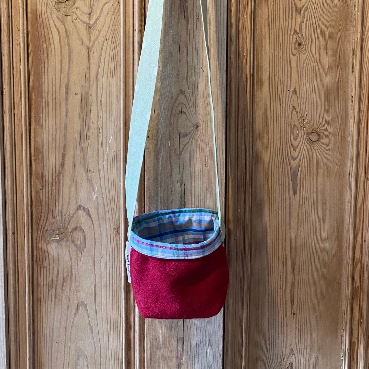Hanging storage bag - Cerise with rainbow tartan
